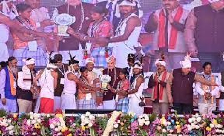 *माँ दंतेश्वरी की धरती पर संस्कृति का उत्सव: बस्तर पंडुम 2026 ने जीता दिल*