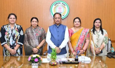 मुख्यमंत्री विष्णु देव साय से महिला प्रतिनिधिमंडल की मुलाकात, नारी शक्ति वंदन पर जताया आभार
